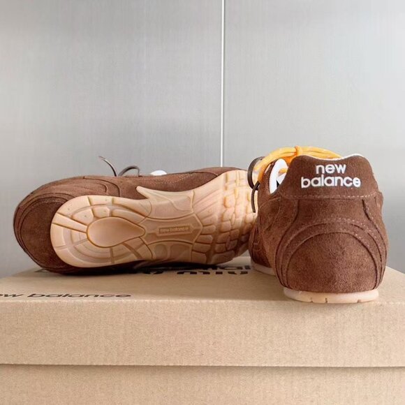 Miu Miu x New Balance 530 SL Sneakers - Picture 8 of 8